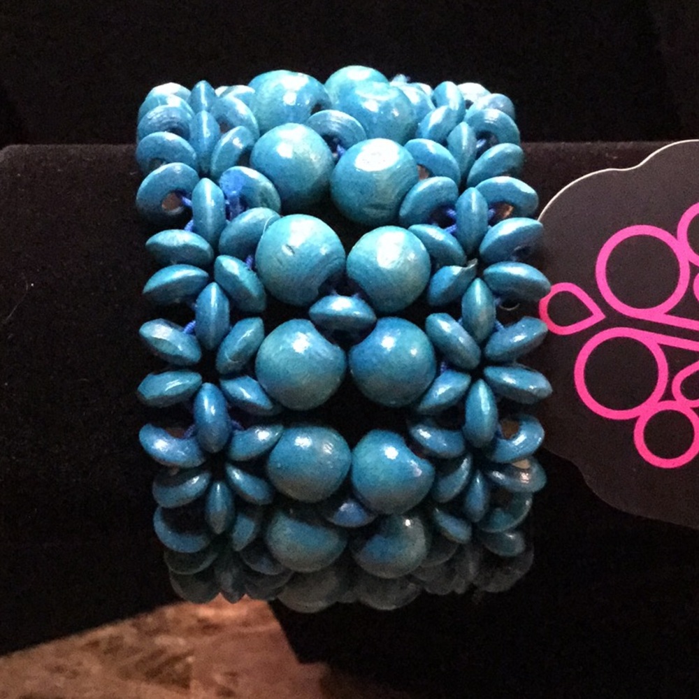 Blue Wood Bead Bracelet.